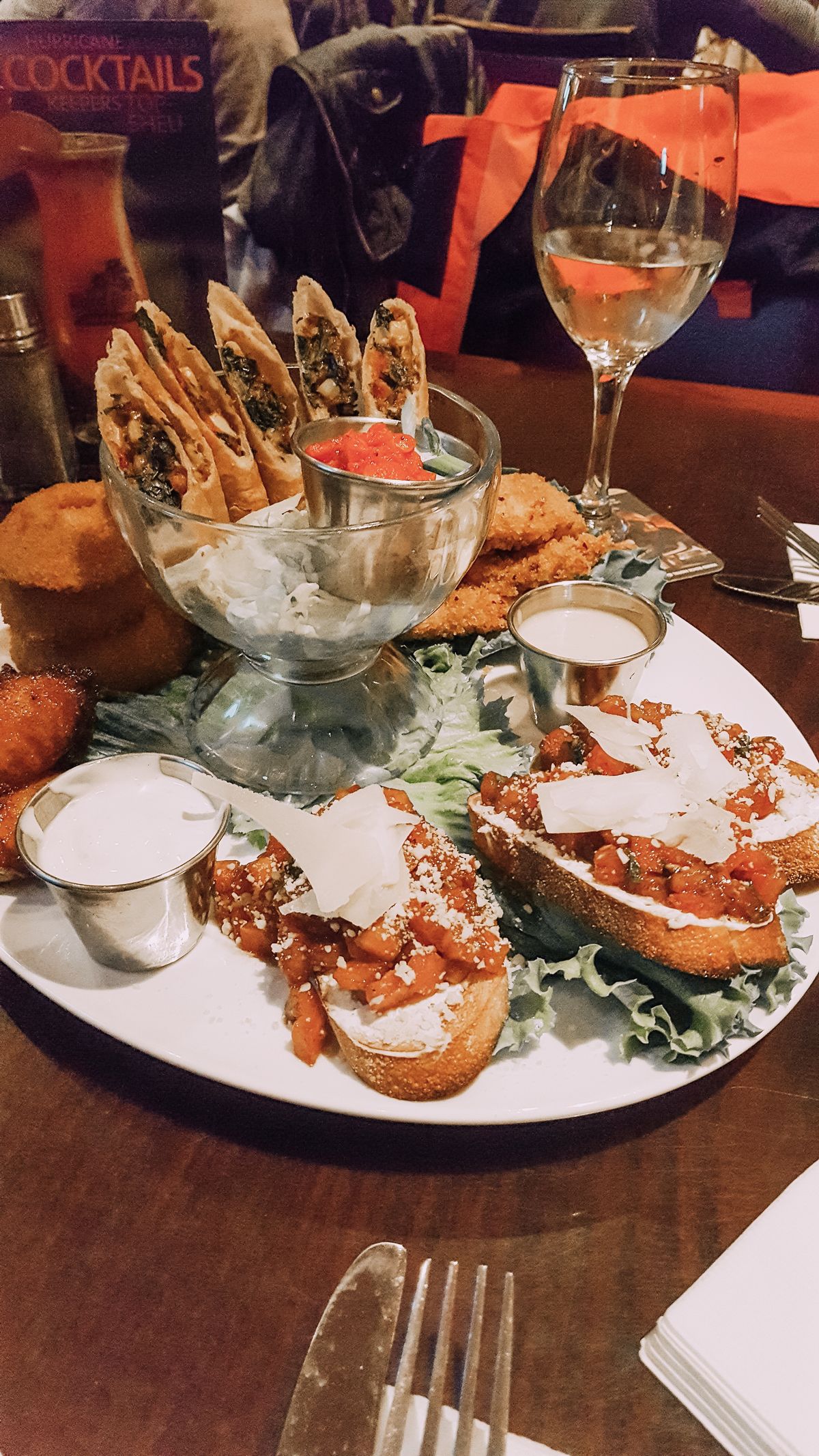 Theme-park signature dining